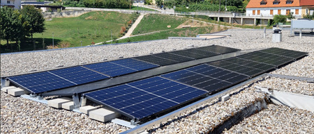 Sončna elektrarna na strehi KC Semič