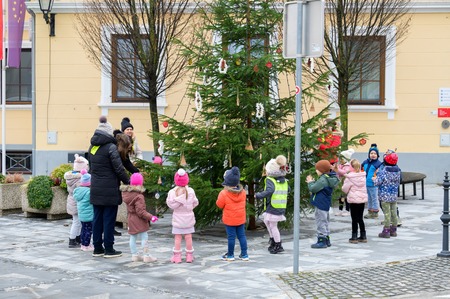 Okrasitev smreke v trškem jedru